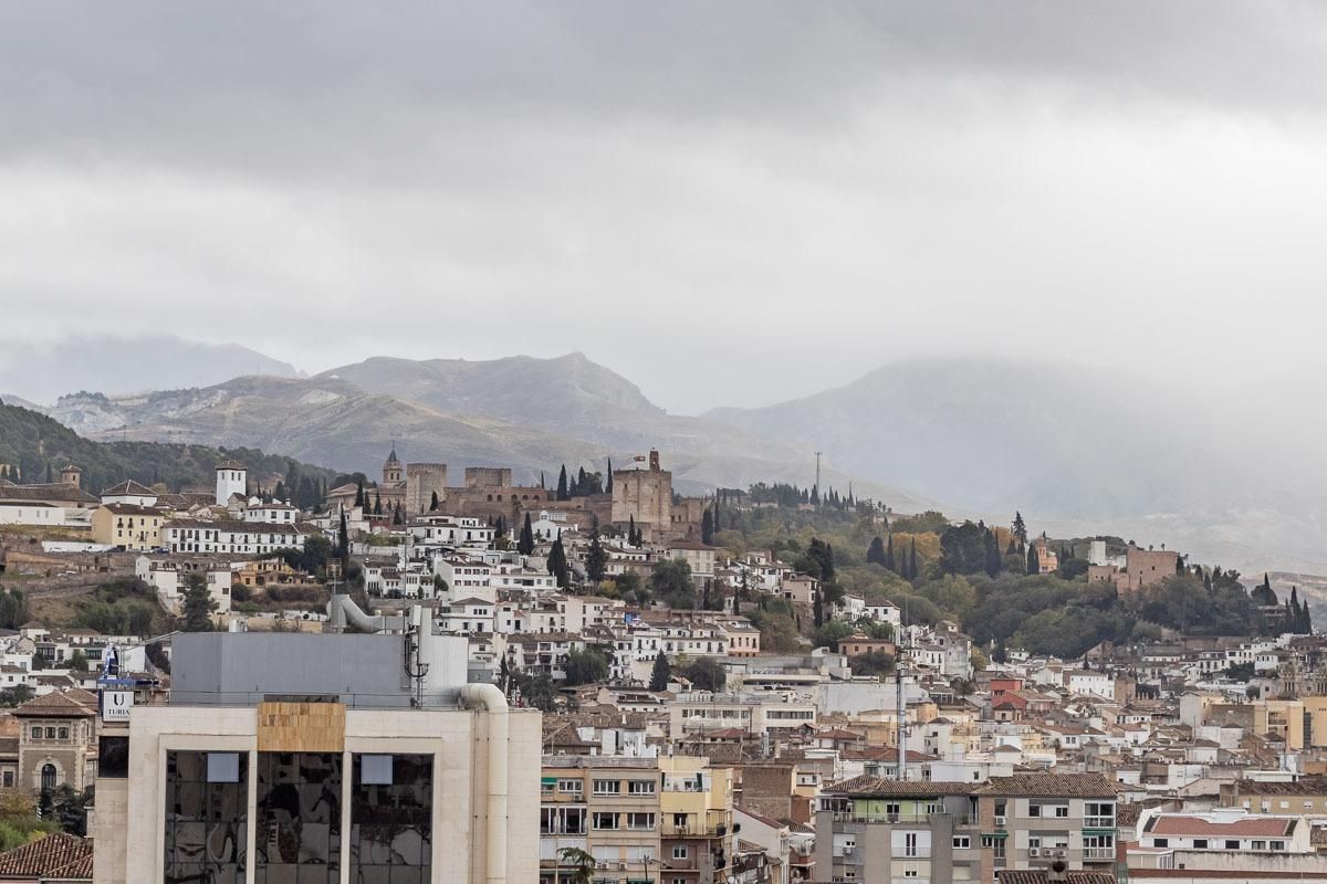 Exterior view of Flat to rent in  Granada Capital  with Air Conditioner, Heating and Balcony