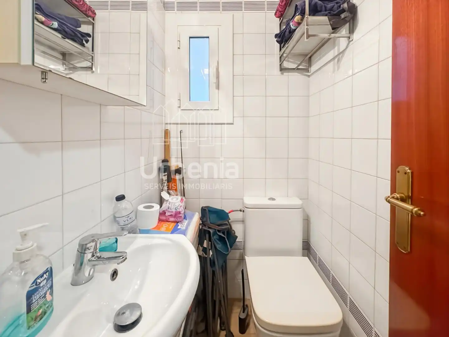 Badezimmer von Wohnung zum Verkauf in Arenys de Mar mit Klimaanlage und Heizung