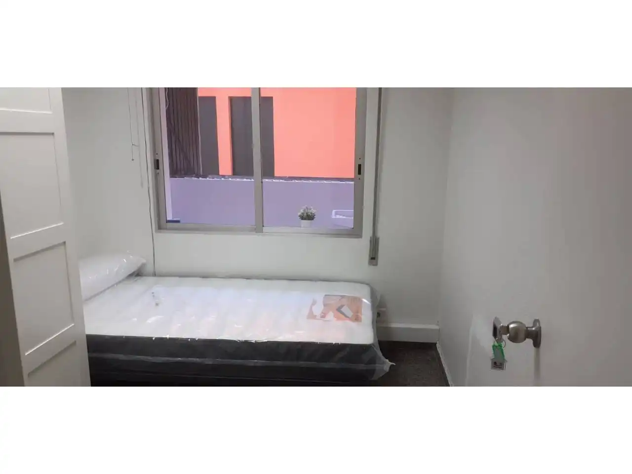 Schlafzimmer von Wohnung zur Miete in Centro