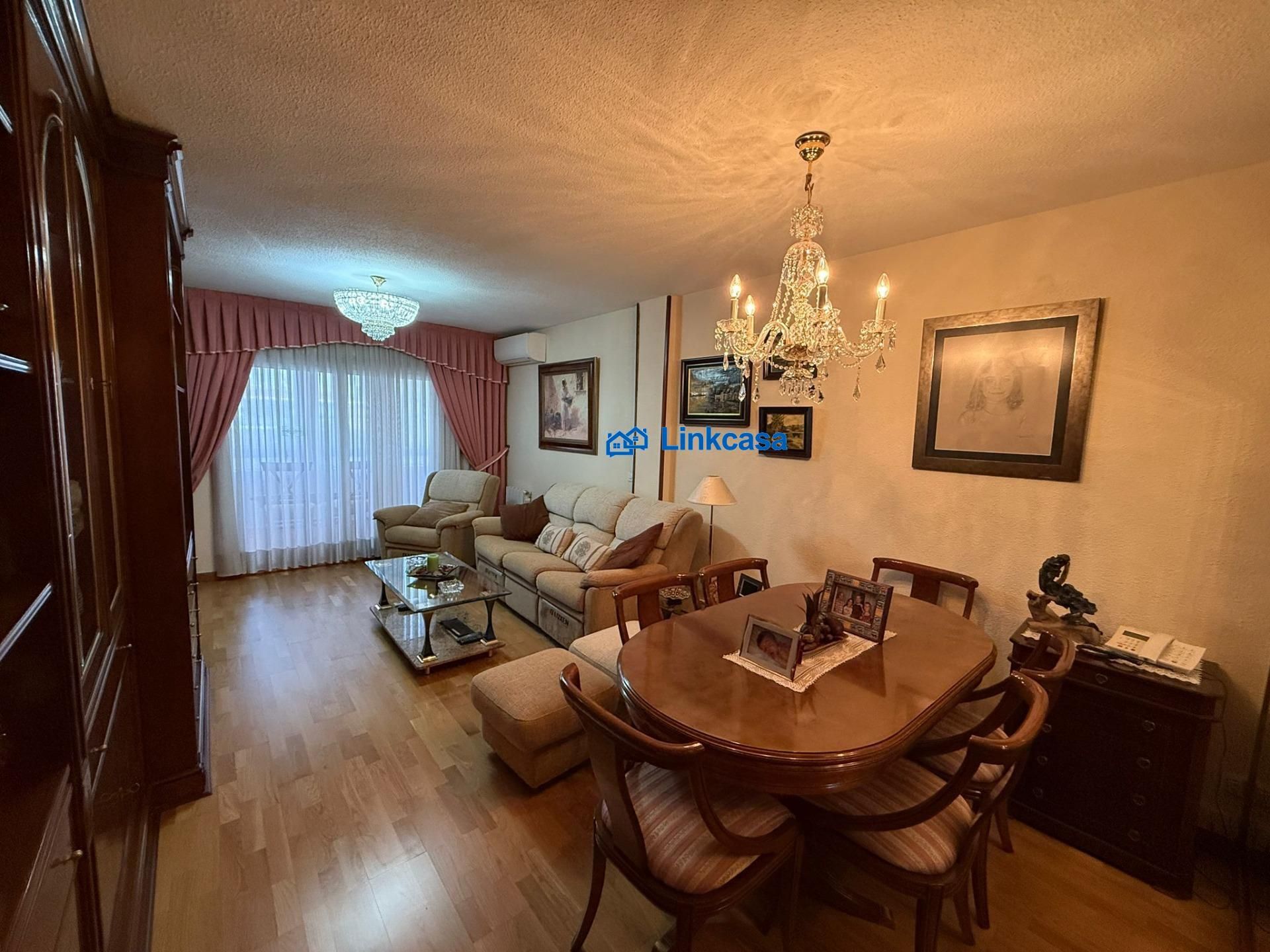 Living room of Flat for sale in  Madrid Capital  with Air Conditioner, Heating and Private garden