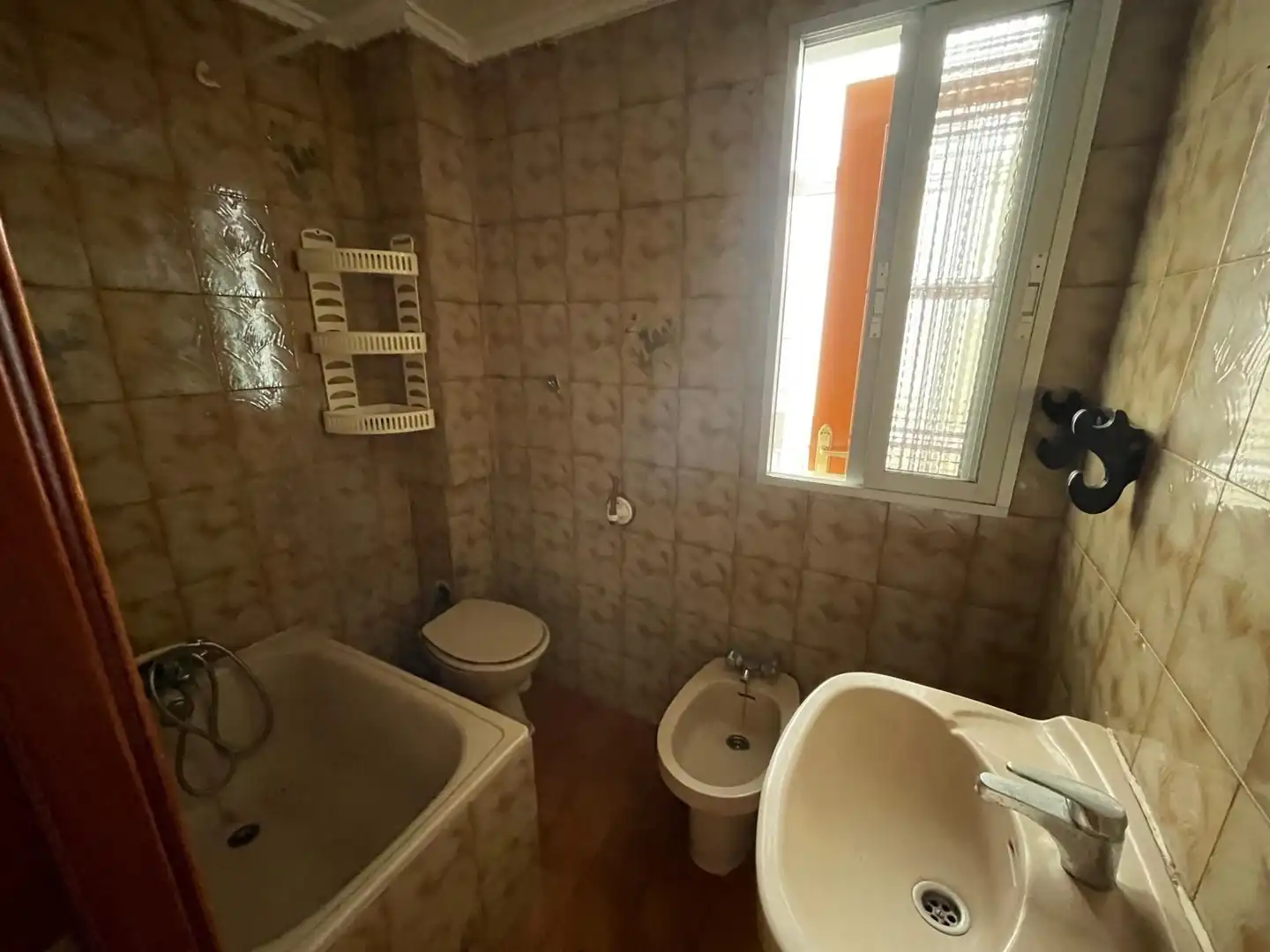Bathroom of Flat for sale in Zaragoza  with Heating and Terrace