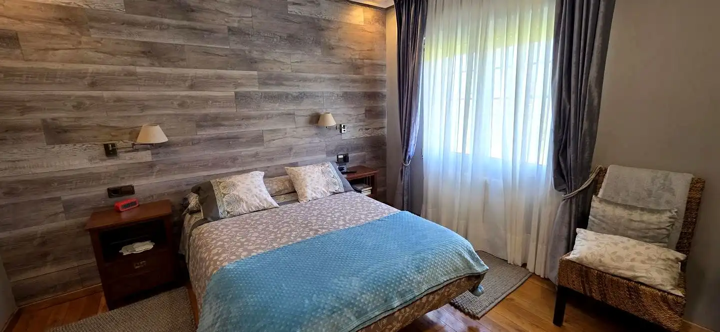 Bedroom of Houses for sale in Valdés - Luarca  with Heating, Private garden and Parquet flooring