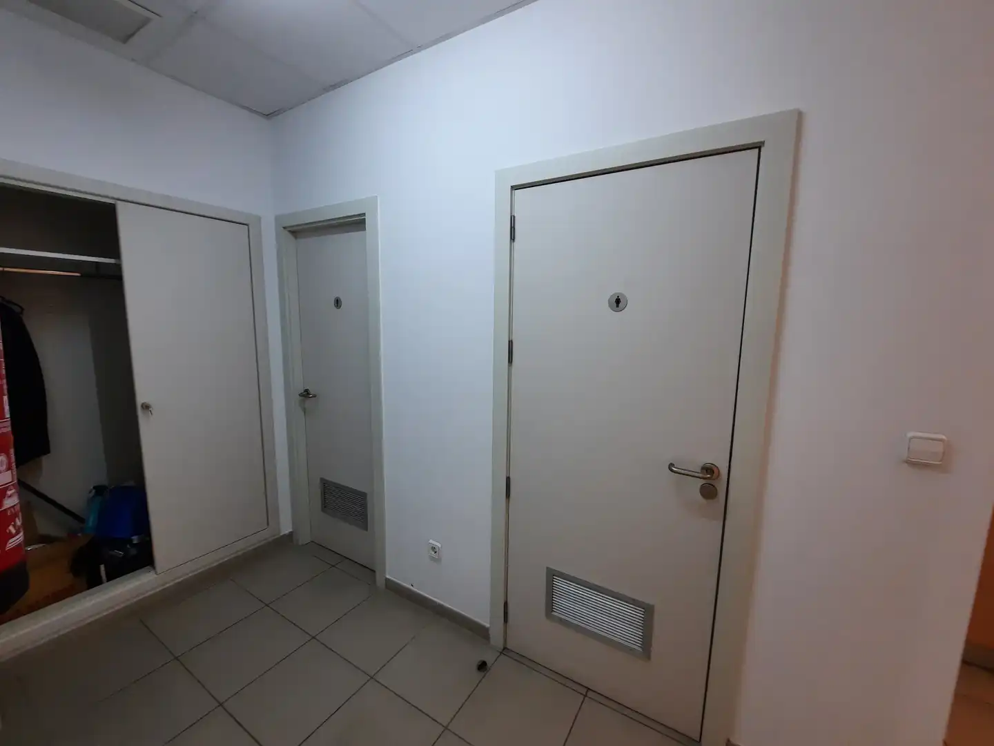 Commercial properties for rent in Carrer Josep Joaquim Landerer, 8, Ciutat Universitària