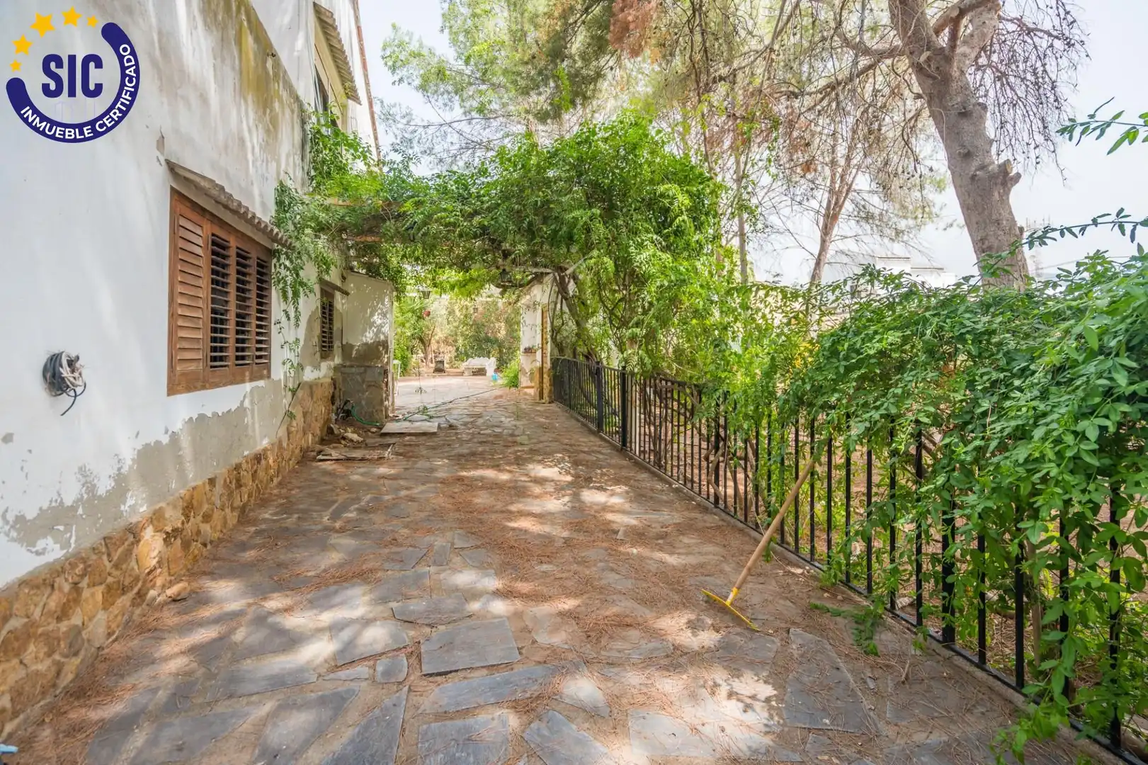Vista exterior de Casa o chalet en venta en Serra con Aire acondicionado, Calefacción y Jardín privado