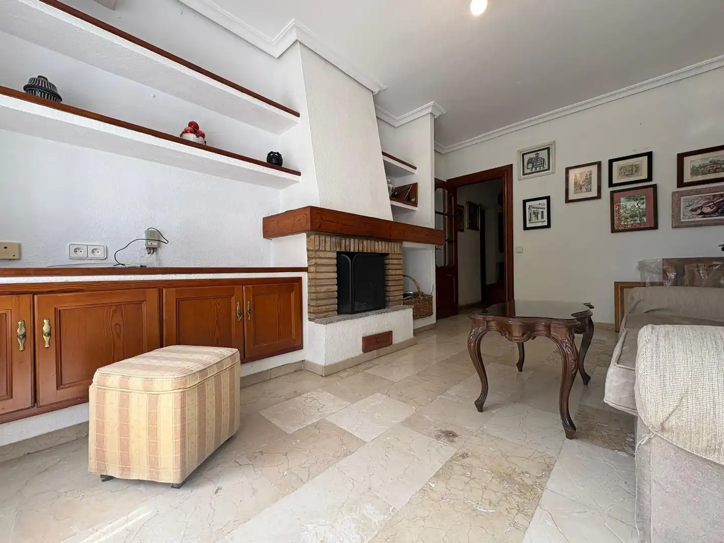 Living room of Houses for sale in Algeciras  with Air Conditioner, Private garden and Terrace