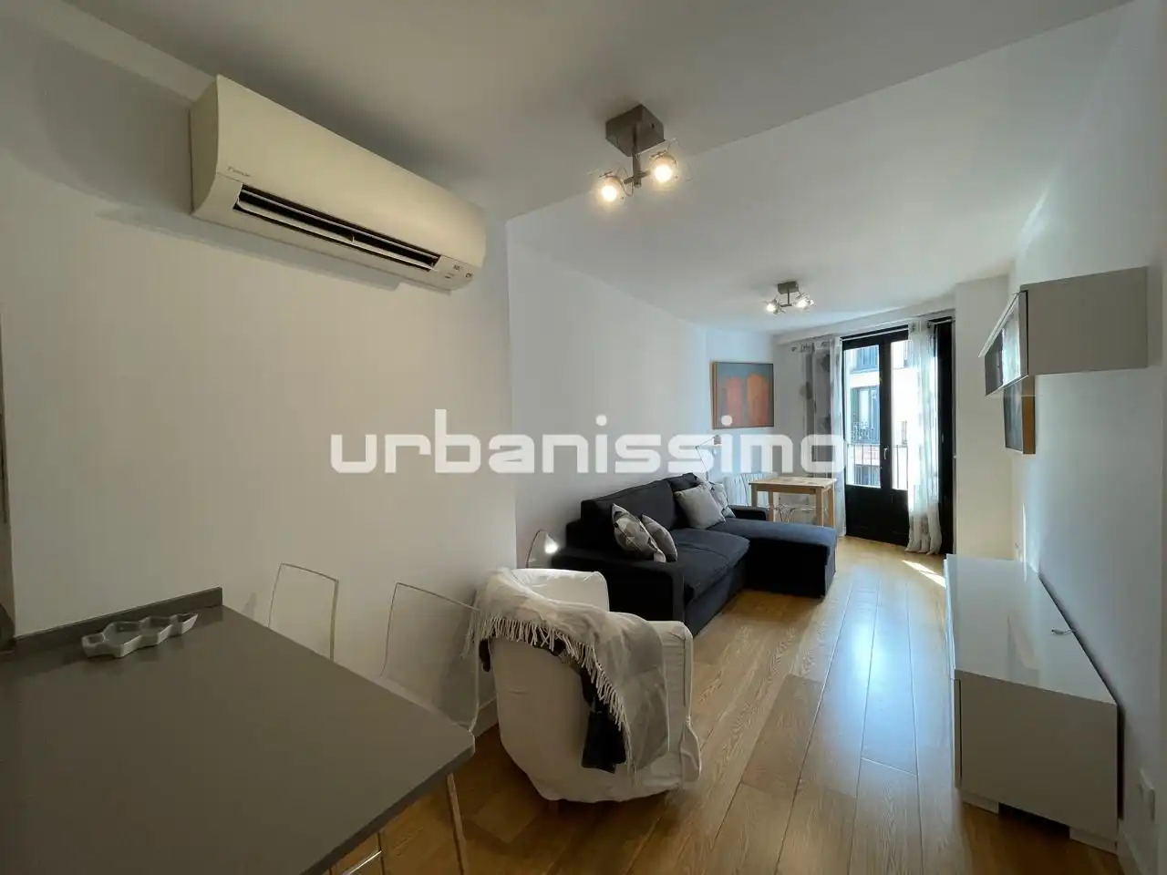 Vista exterior de Apartamento de alquiler en Madrid con Aire acondicionado, Calefacción y Amueblado