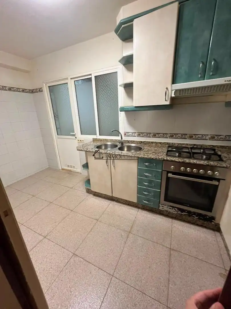 Kitchen of Flat for sale in Vigo 