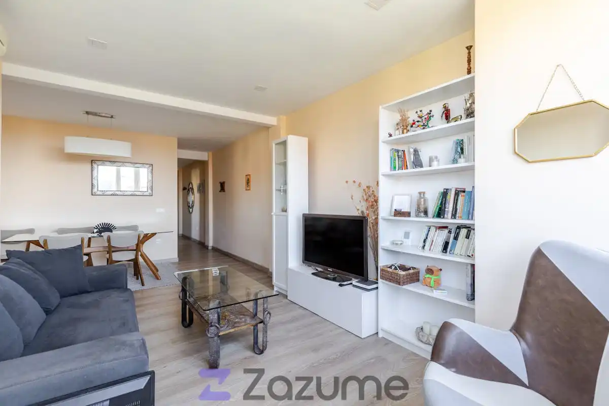 Living room of Flat for rent in Madrid  with Air Conditioner, Heating and Furnished