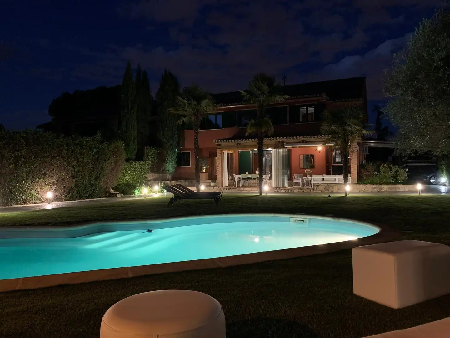 Piscina de Casa adosada en venta en Boadilla del Monte con Aire acondicionado, Calefacción y Jardín privado