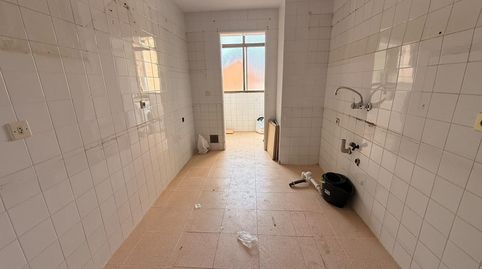 Foto 3 de Piso en venta en Valdepasillas - La Paz - Huerta Rosales, Badajoz Capital