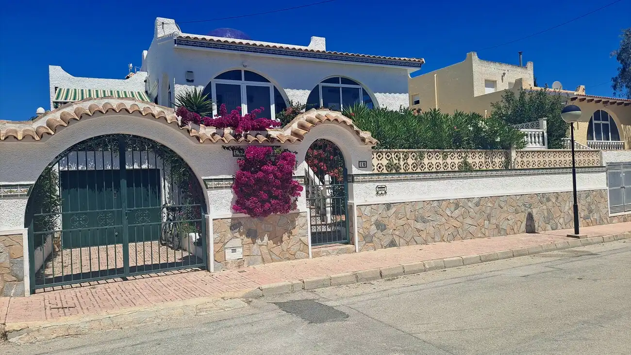 Casa amb piscina en venda a Orihuela Costa, imagen 2