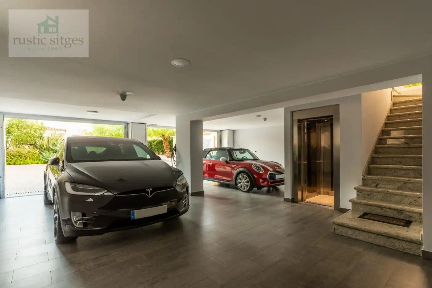 Aparcament de Casa o xalet en venda en Sitges amb Aire condicionat, Calefacció i Jardí privat