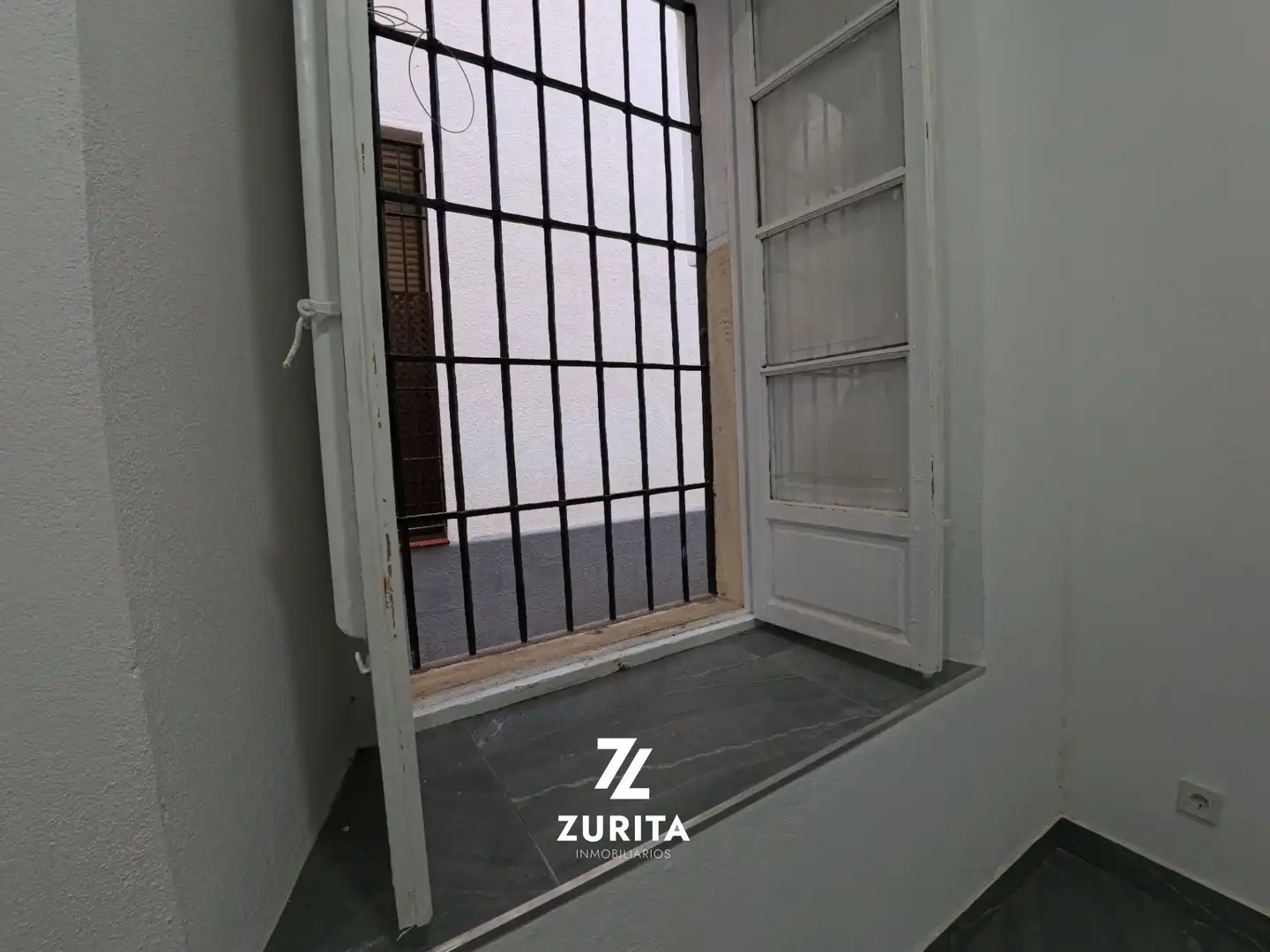 Local comercial de lloguer a Calle DE MUNDA 4, imagen 8