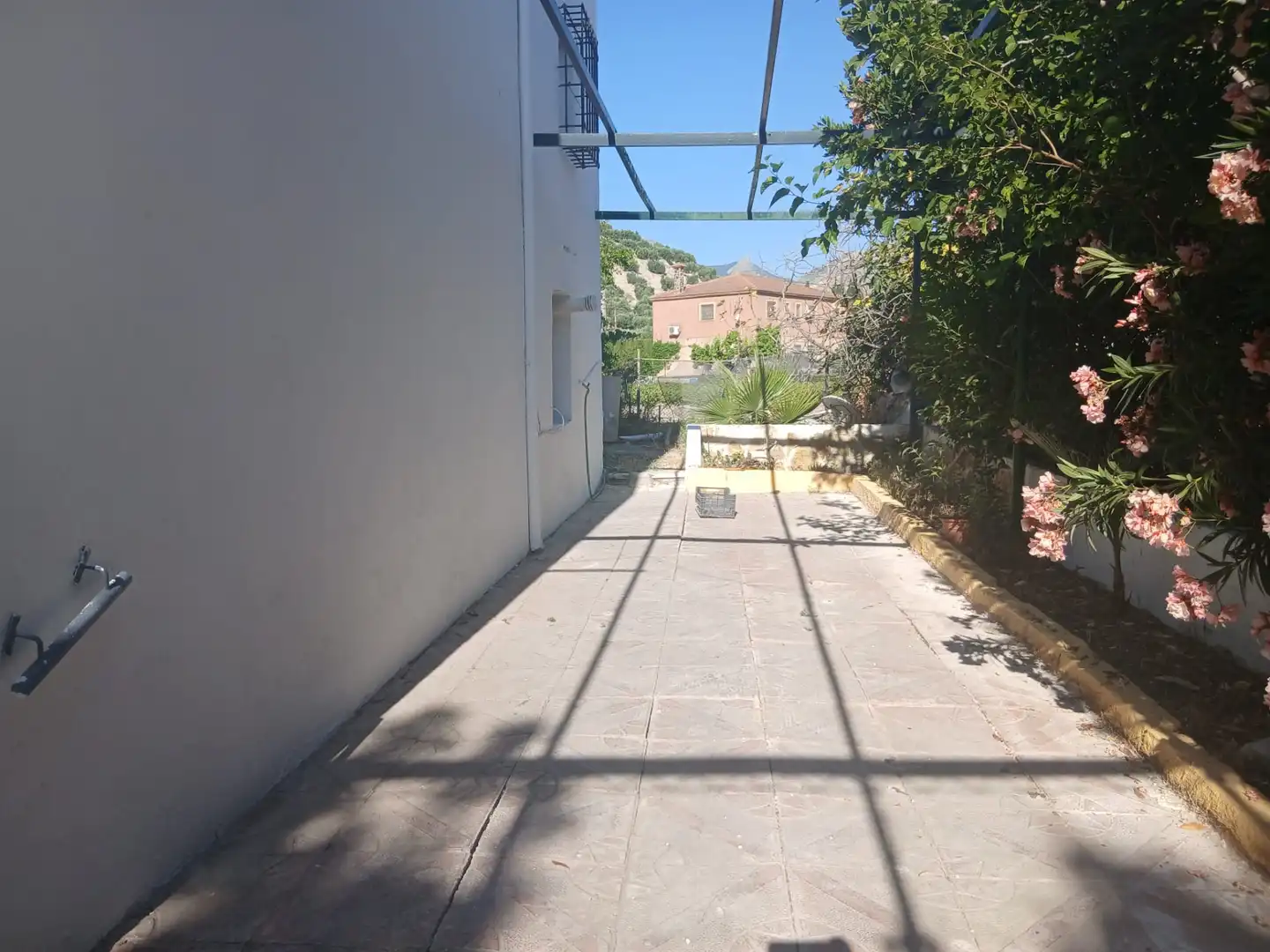 Außenansicht von Country house zum Verkauf in Jaén mit Privatgarten und Abstellraum