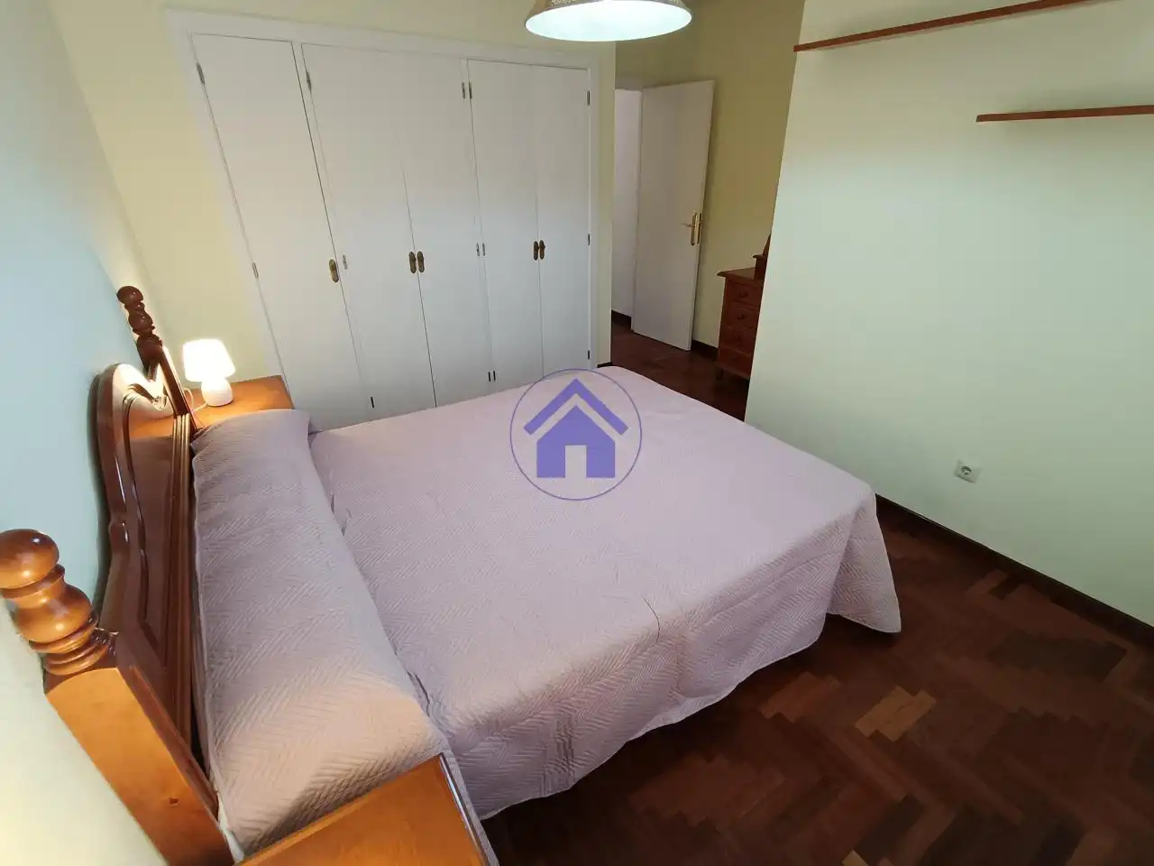 Habitación de Piso de alquiler en Vigo  con Calefacción, Parquet y Amueblado