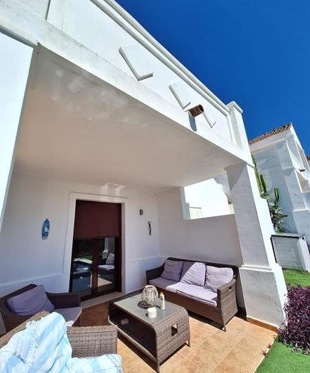 Foto 1 de Casa adosada en venda a Casares Golf - Casares del Sol, Málaga