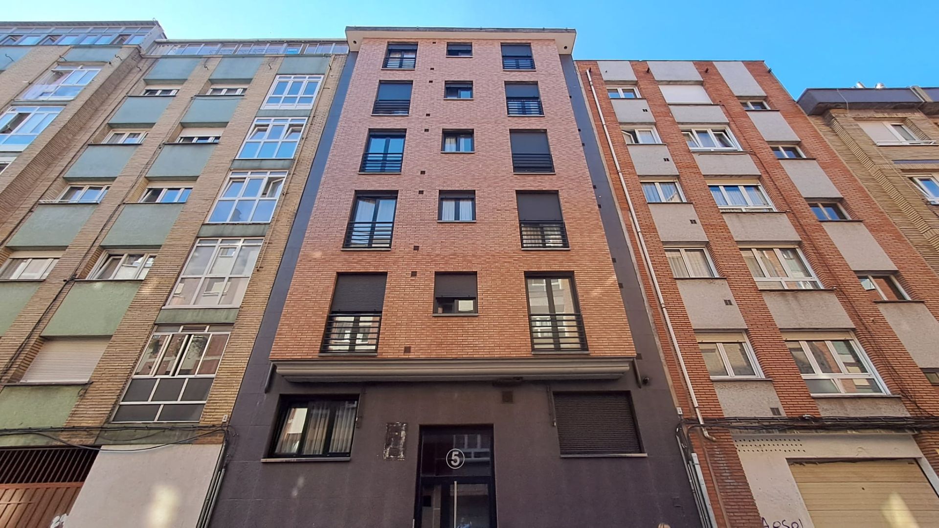 Vista exterior de Apartament de lloguer en Gijón  amb Calefacció, Parquet i Traster