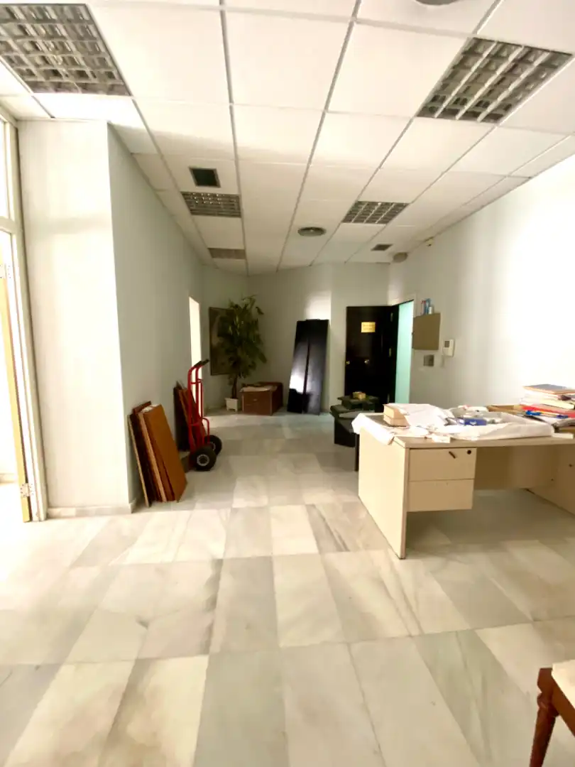 Oficina en venta en Almería