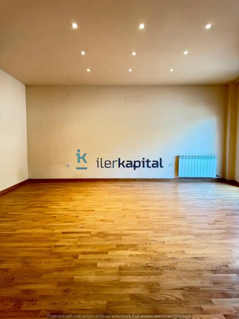 Flat for rent in Rosselló  with Heating