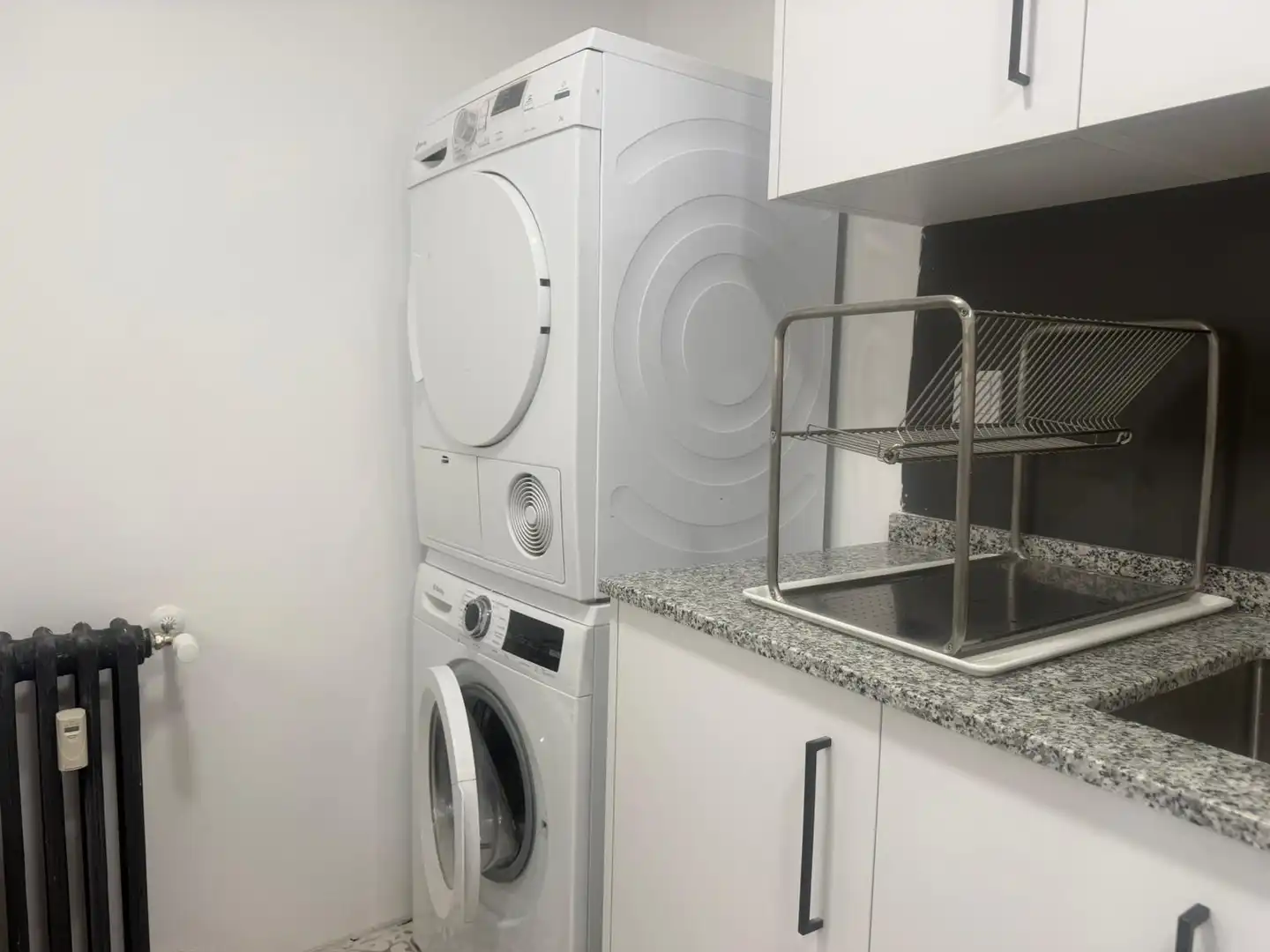 Kitchen of Flat for share in Madrid  with Heating, Furnished and Washing machine