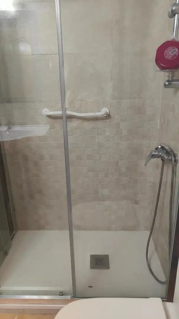 Badezimmer von Wohnung zum Verkauf in Ceuta mit Möbliert