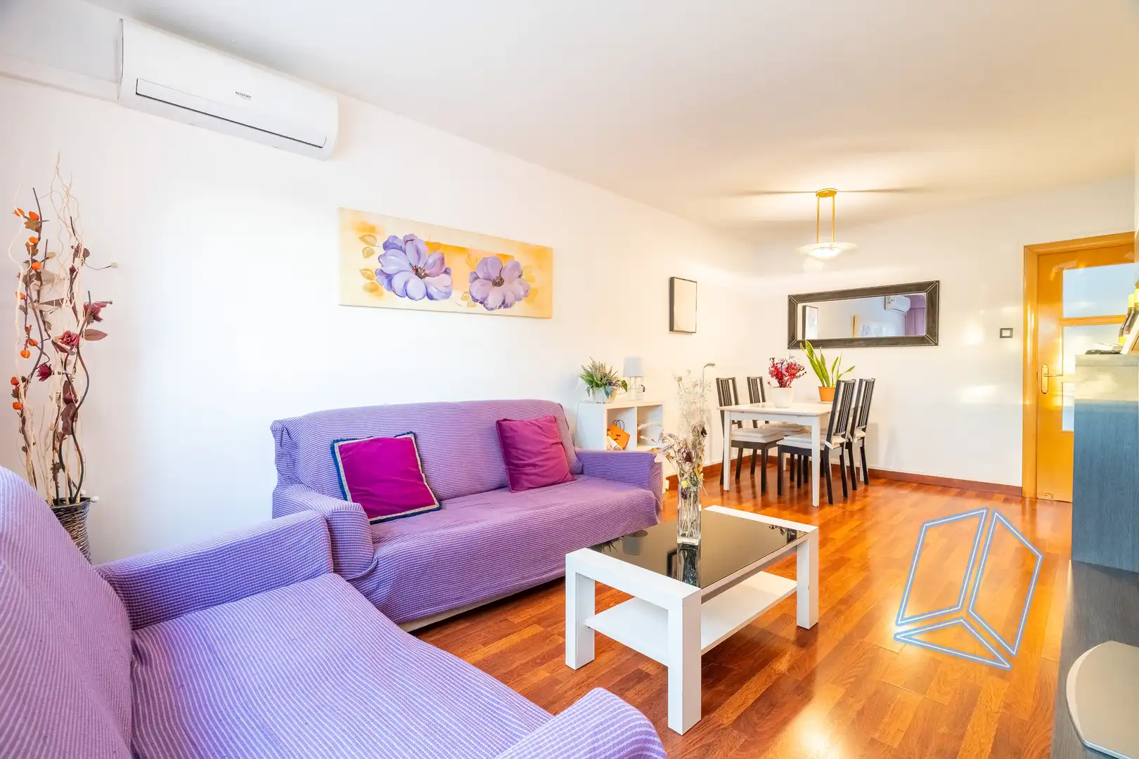 Sala de estar de Piso en venta en Cornellà de Llobregat con Balcón