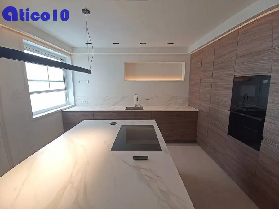 Flat for rent in Calle Asturias, Parque San Francisco - Uría