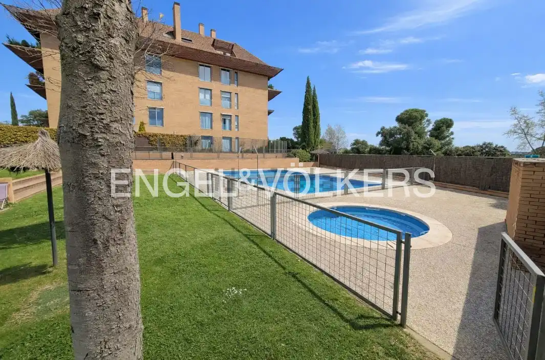 Piscina de Ático de alquiler en Boadilla del Monte con Aire acondicionado, Calefacción y Parquet