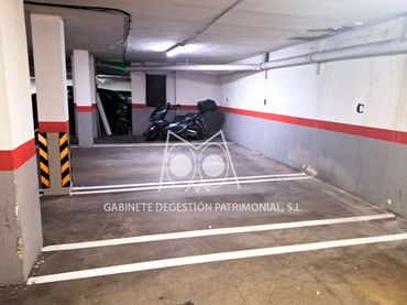 Motorradstellplatz zur Miete in Carrer de Montserrat 3