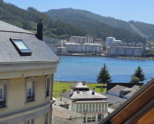 Vista exterior de Apartament en venda en Viveiro amb Calefacció, Moblat i Forn