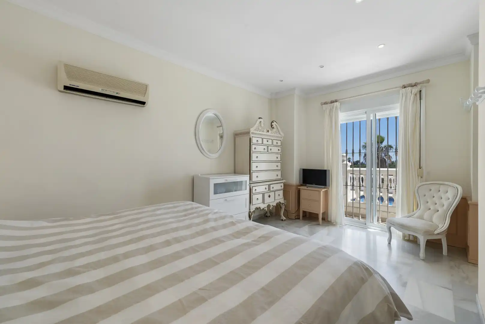 Habitación de Casa o chalet en venta en Mijas con Aire acondicionado, Jardín privado y Terraza