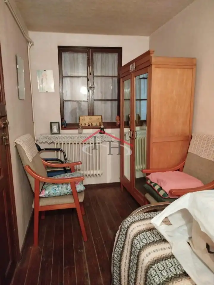 Dormitori de Casa o xalet en venda en León Capital  amb Calefacció, Jardí privat i Traster