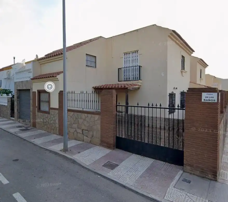 Vista exterior de Casa adosada en venta en Roquetas de Mar con Aire acondicionado, Jardín privado y Amueblado