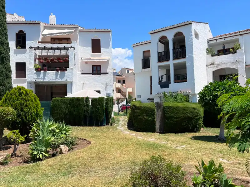 Pis en venda a Calle de Ojen, 3, Paraiso - Barronal