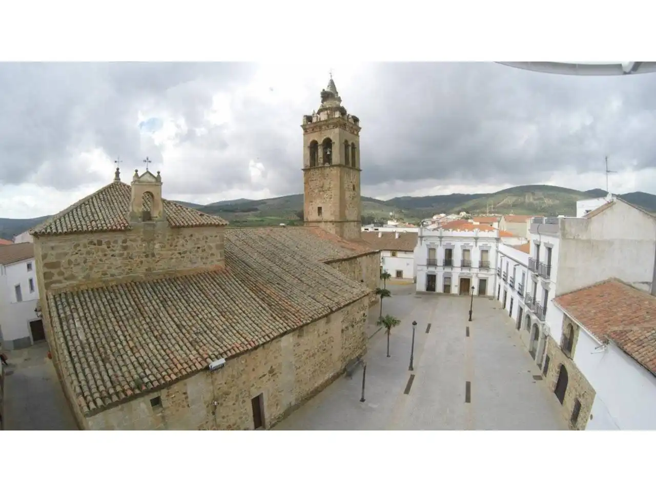 Vista exterior de Edifici en venda en Monterrubio de la Serena