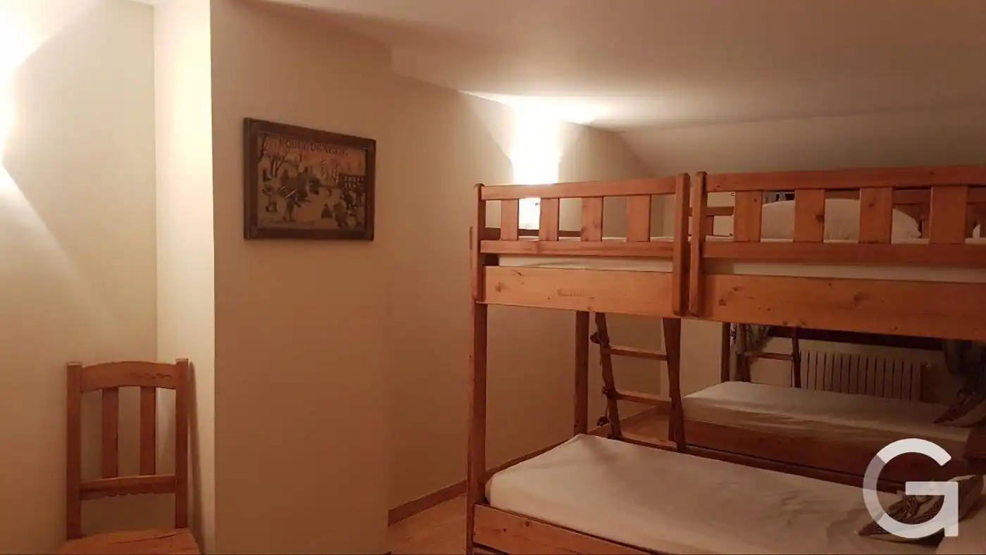 Habitación de Casa adosada en venta en Encamp con Amueblado