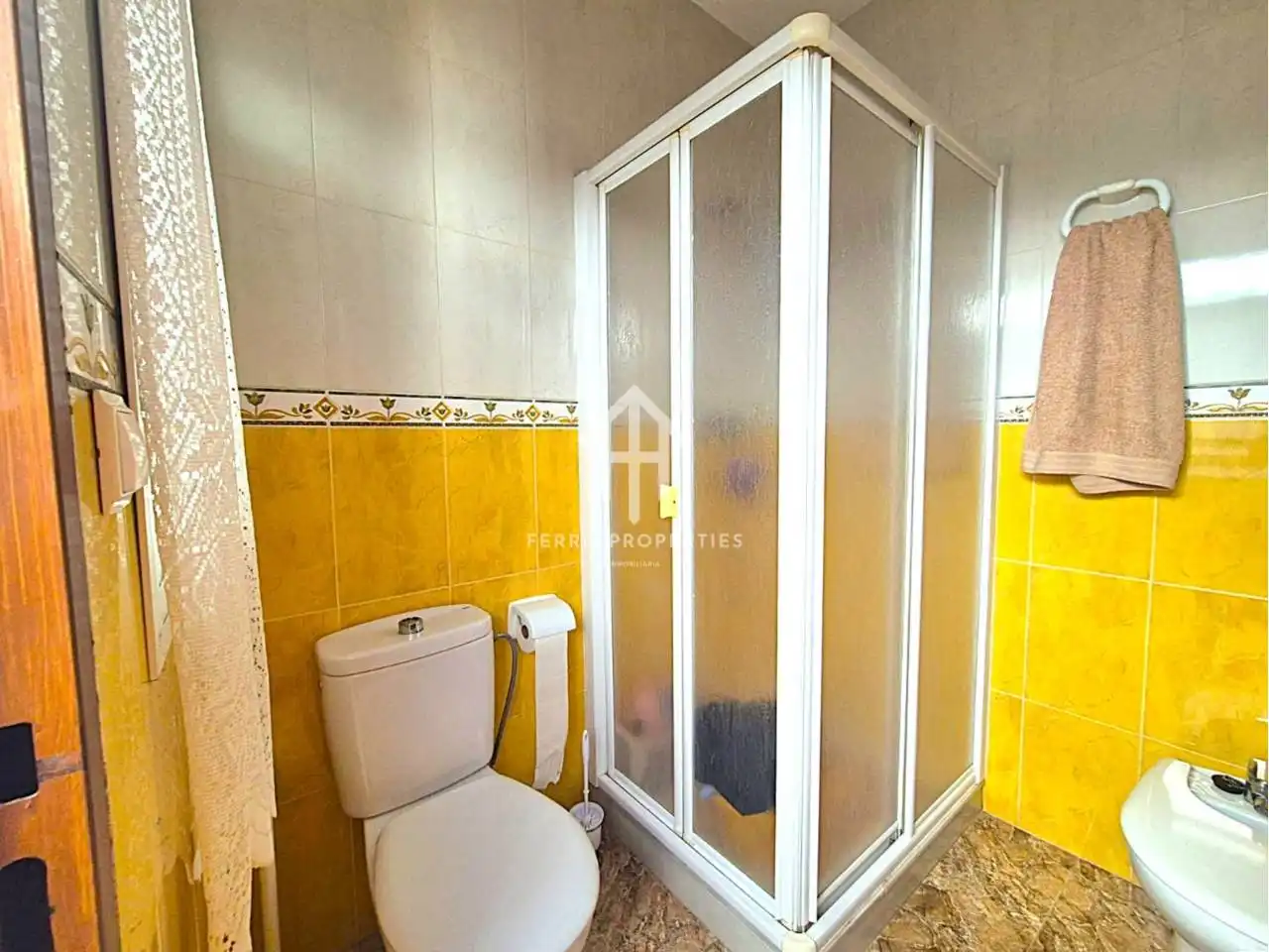 Bany de Casa o xalet en venda en Loja amb Terrassa i Moblat