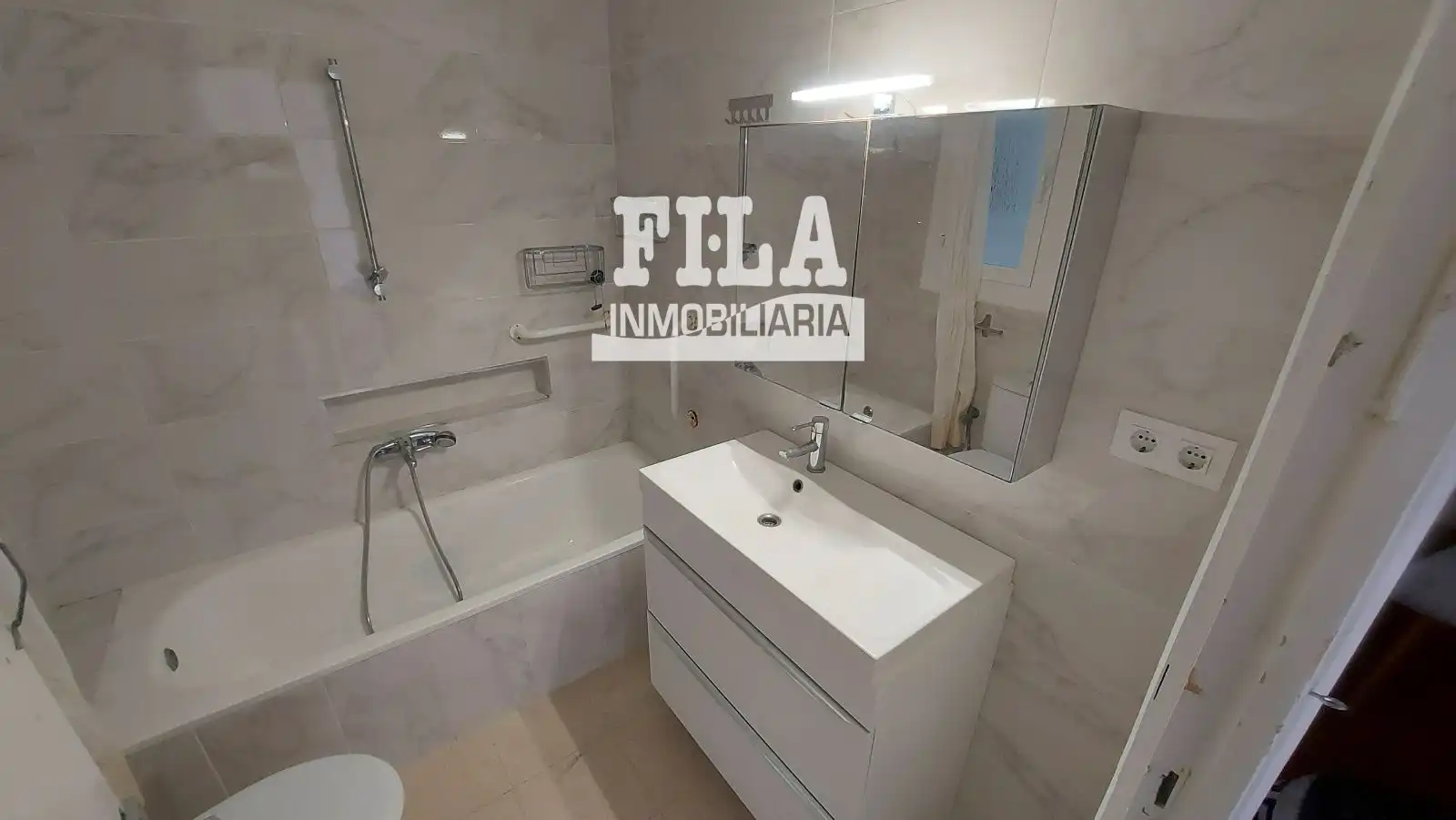 Baño de Piso en venta en Calafell con Calefacción y Terraza