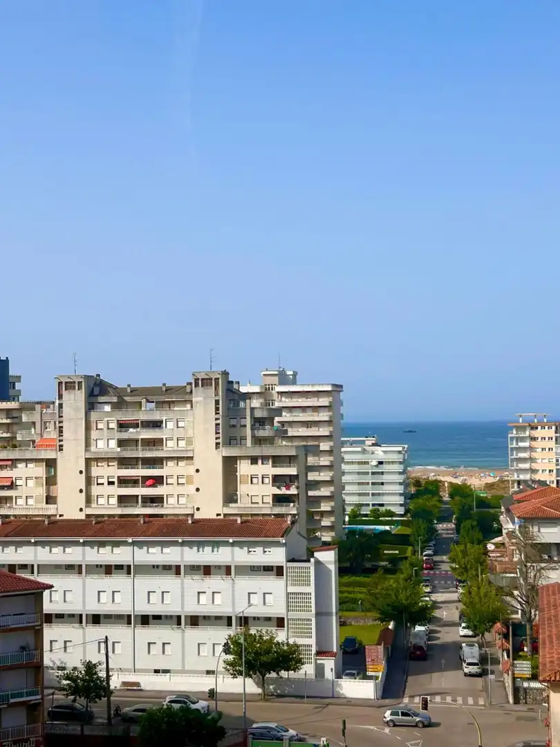 Außenansicht von Wohnung zur Miete in Laredo mit Heizung, Terrasse und Möbliert