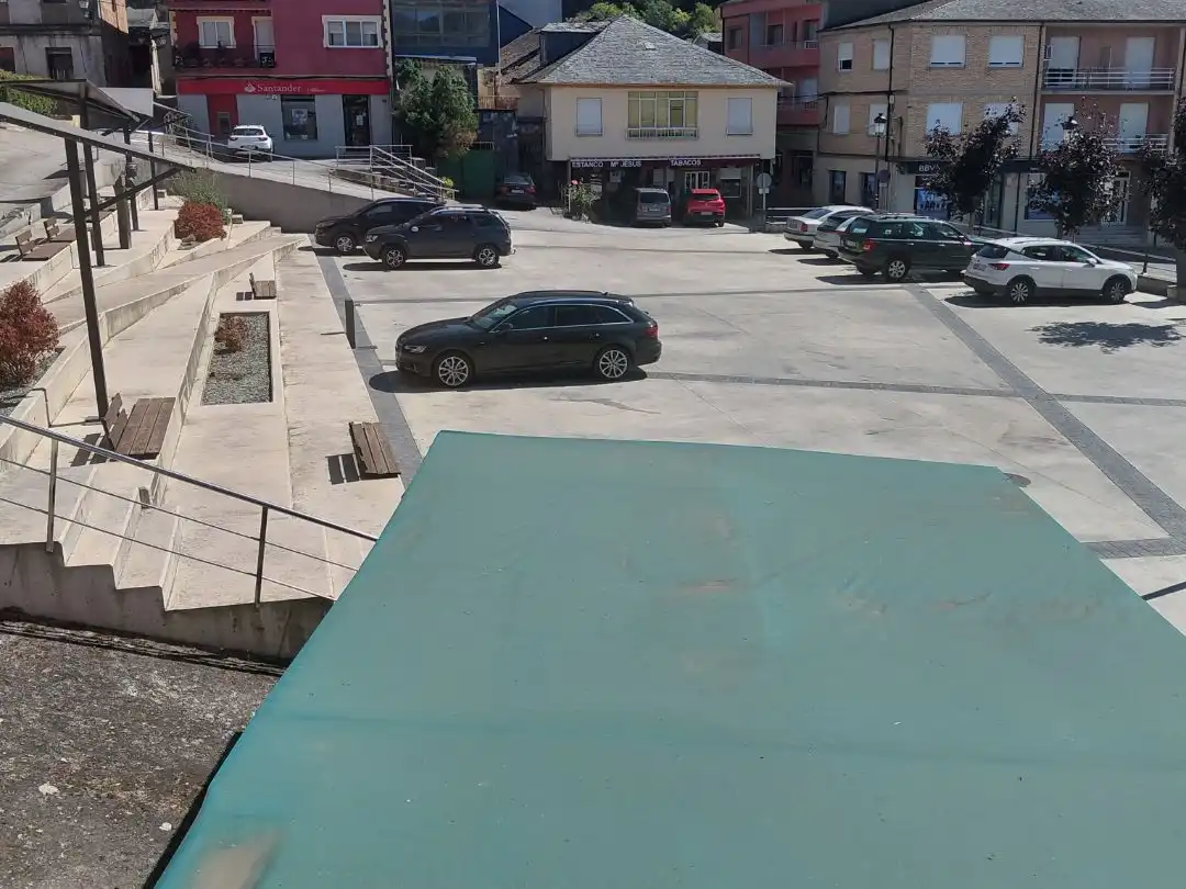 Aparcament de Local de lloguer en Puente de Domingo Flórez