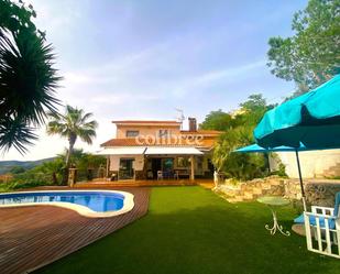 Vista exterior de Casa o xalet en venda en Olivella amb Aire condicionat, Terrassa i Piscina