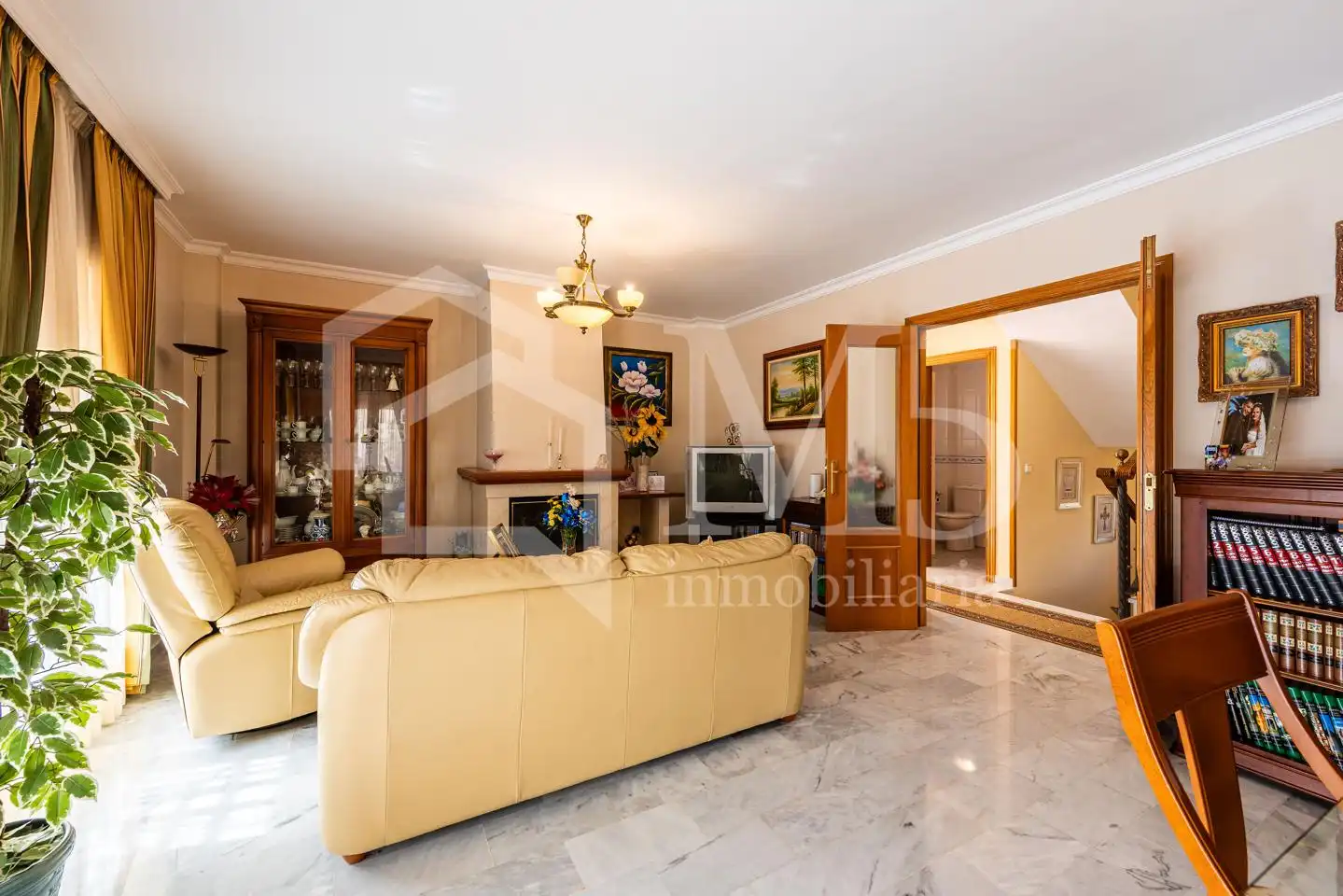 Sala de estar de Casa o chalet en venta en Vélez-Málaga con Aire acondicionado, Piscina y Amueblado