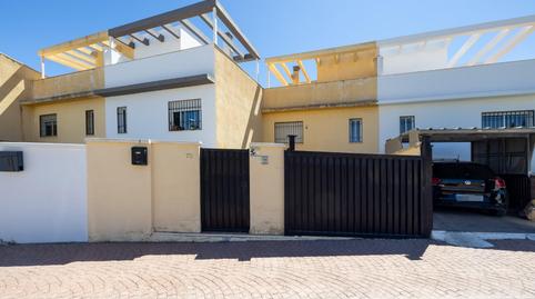 Foto 2 de Casa adosada en venta en San Francisco - Chorillo, Las Gabias