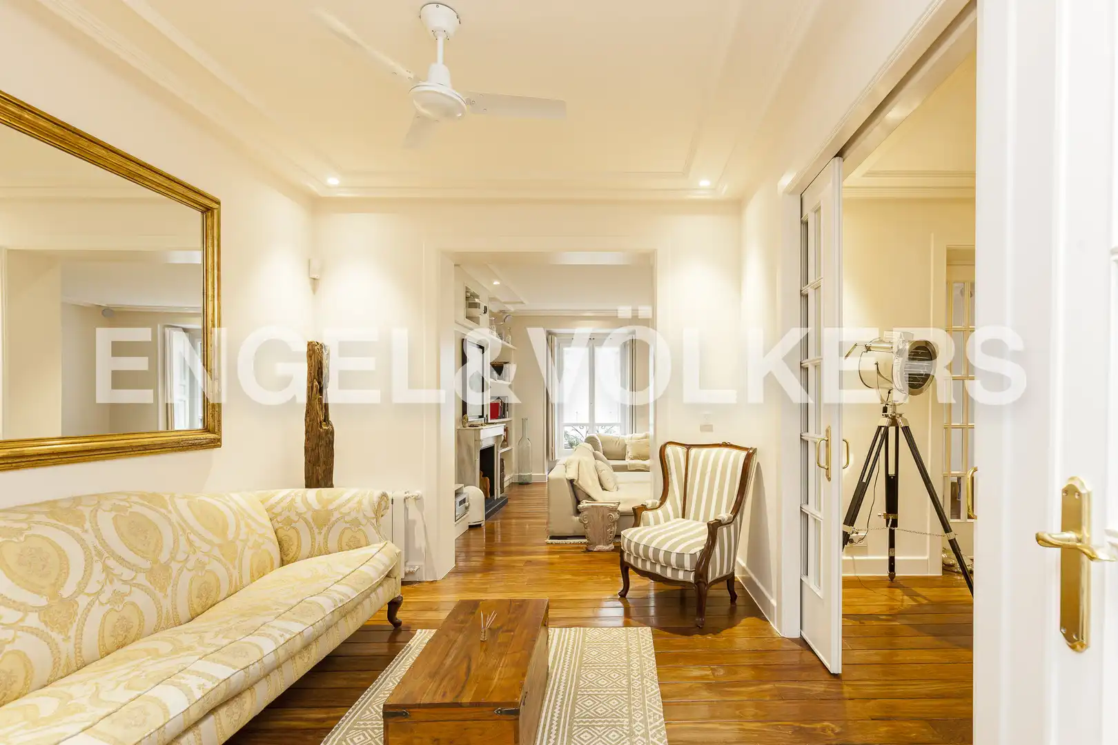 Sala d'estar de Apartament en venda en Madrid amb Aire condicionat, Calefacció i Parquet