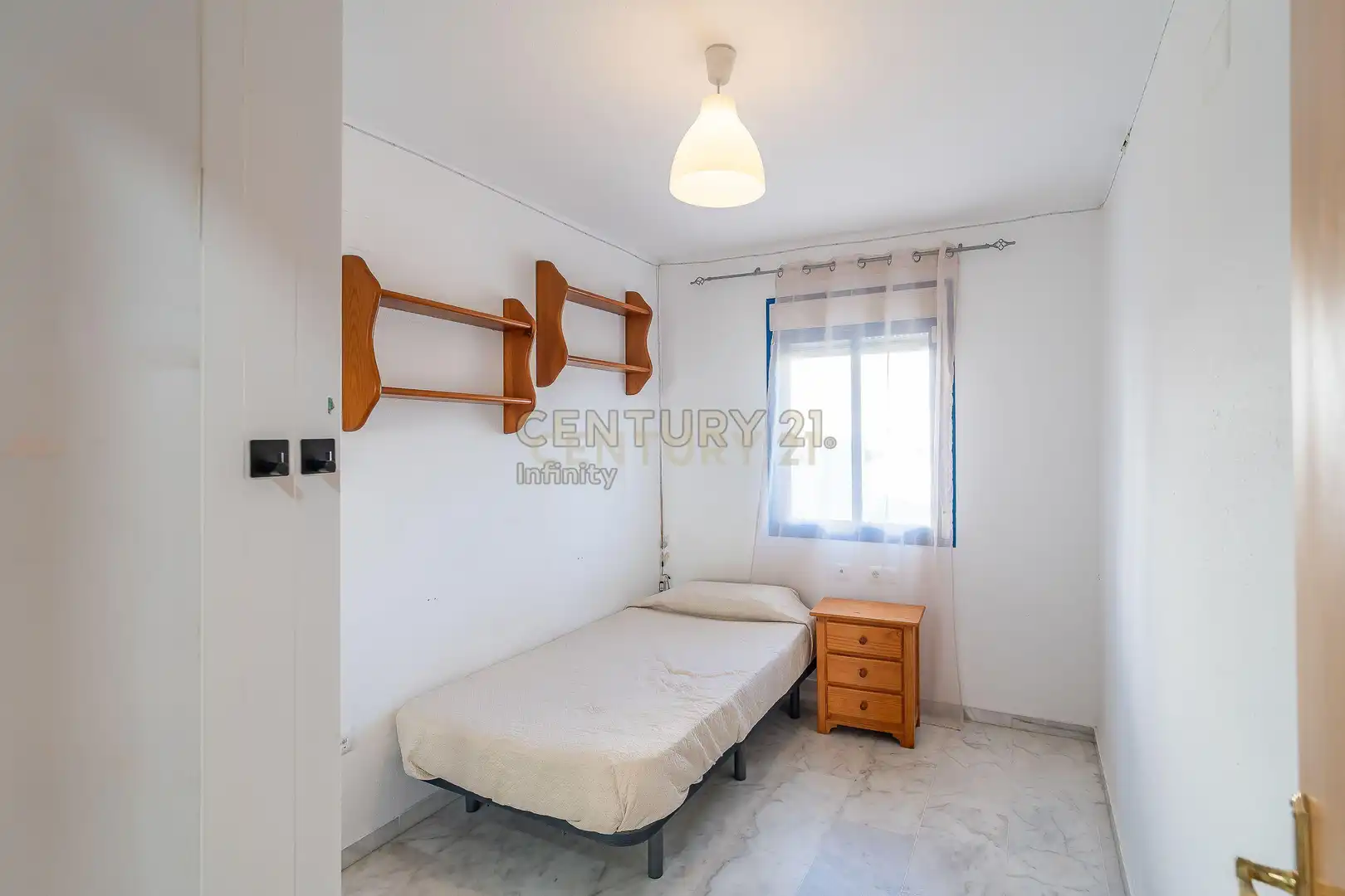 Habitación de Apartamento en venta en Estepona con Jardín privado, Horno y Piscina comunitaria