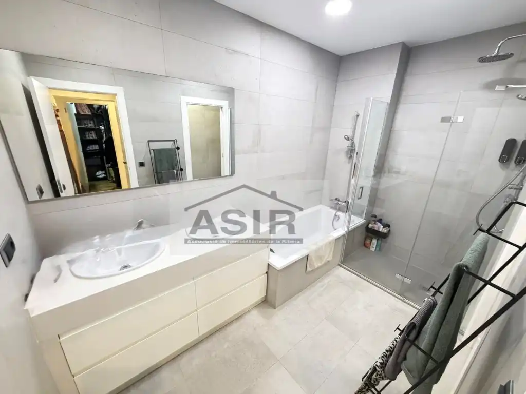 Bathroom of Flat for sale in Alzira