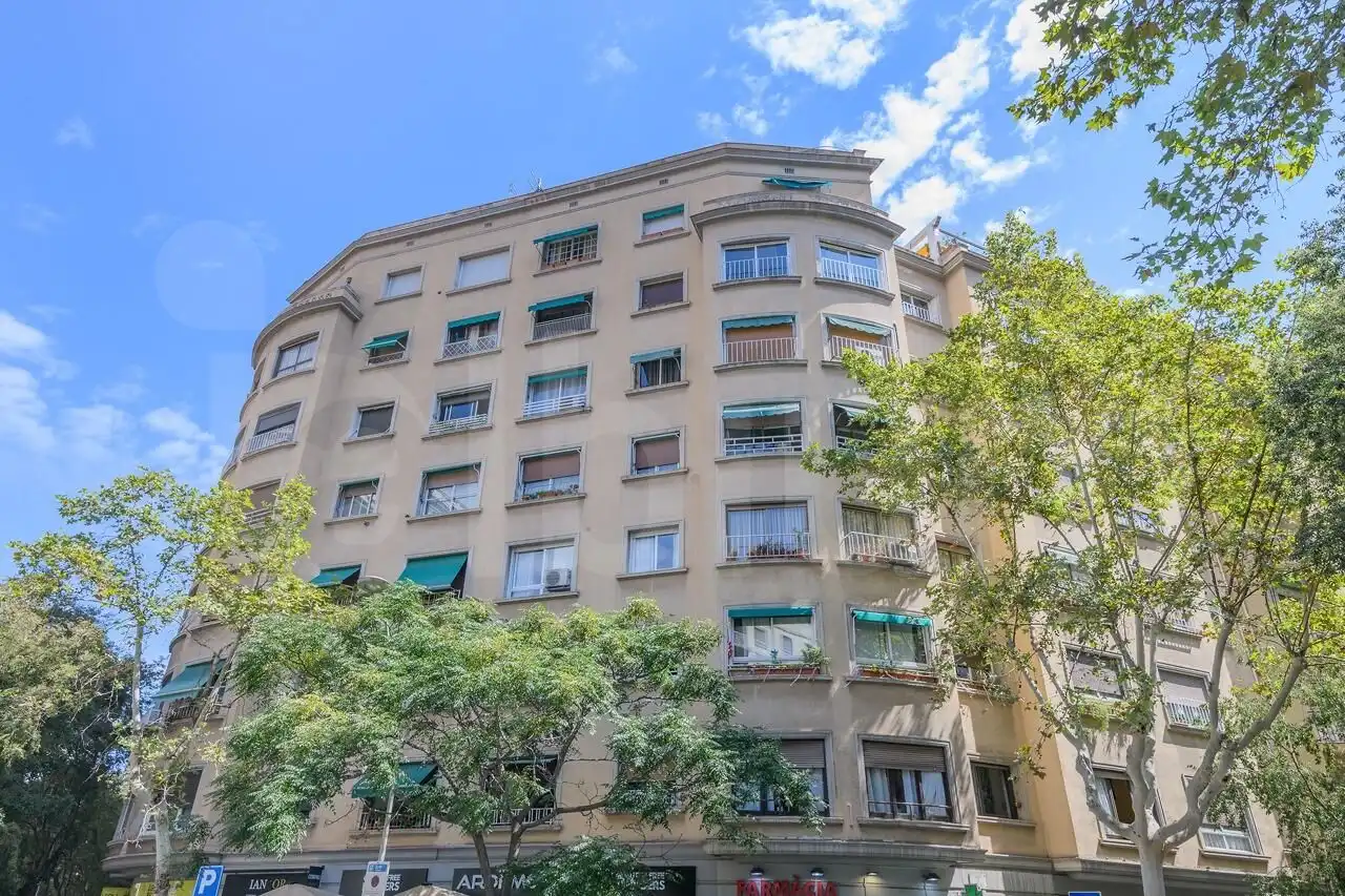 Außenansicht von Wohnung zum Verkauf in Barcelona mit Klimaanlage, Parkett und Möbliert