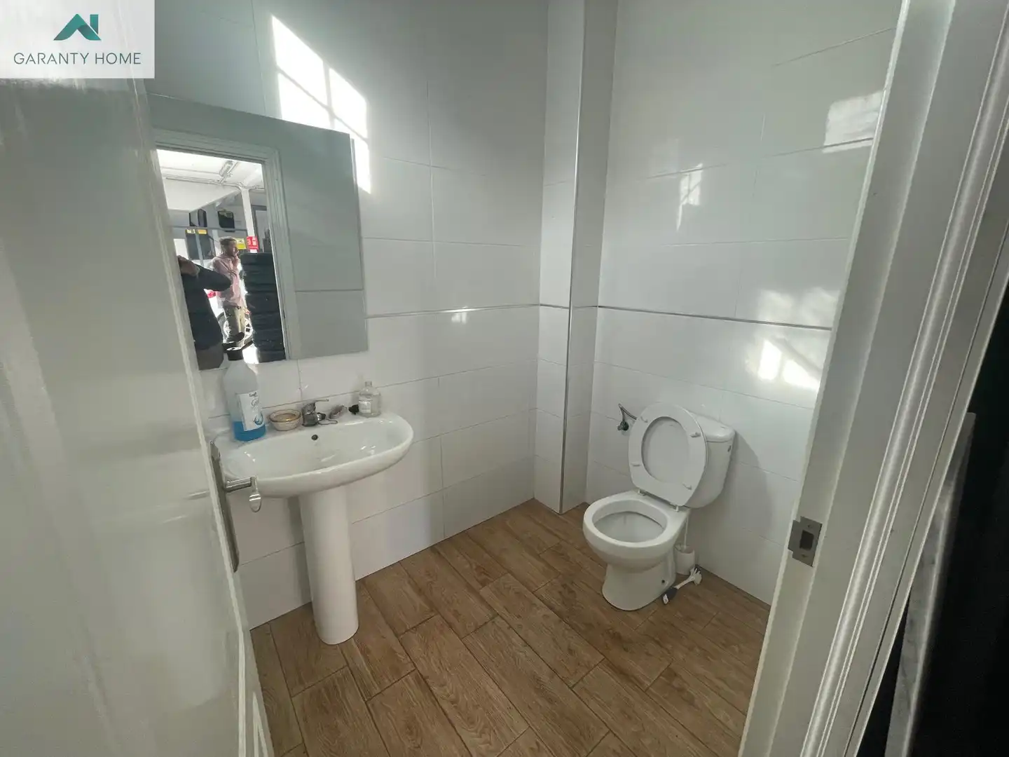 Baño de Nave industrial de alquiler en Málaga