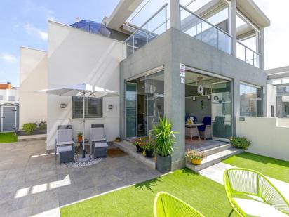 Terrace of House or chalet for sale in Torrevieja  with Air Conditioner, Private garden and Furnished