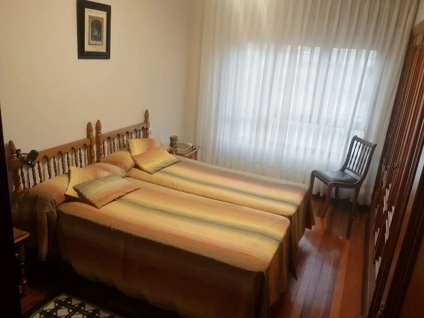 Habitación de Piso de alquiler en Oviedo  con Calefacción, Parquet y Amueblado